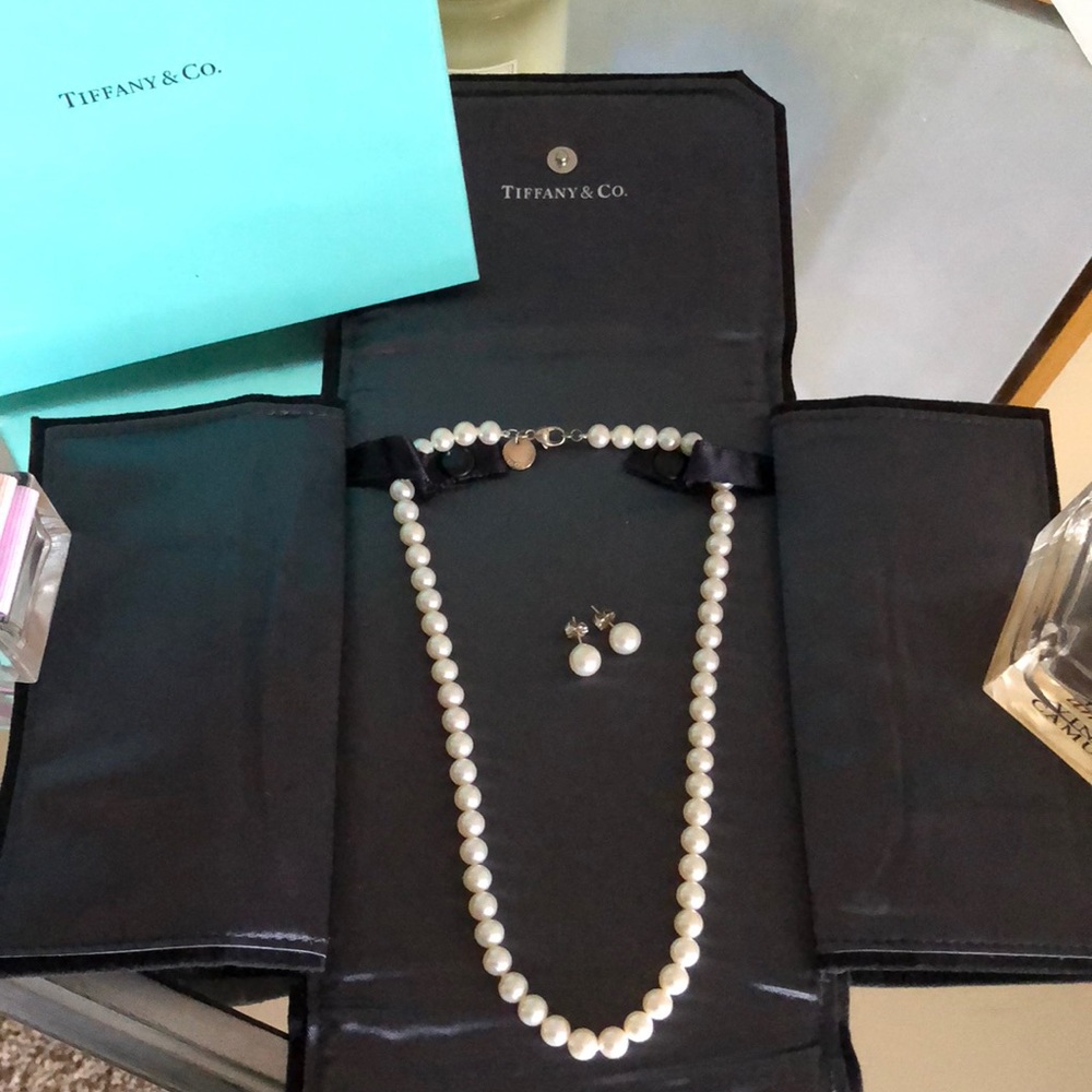 Tiffany pearl necklace and earrings